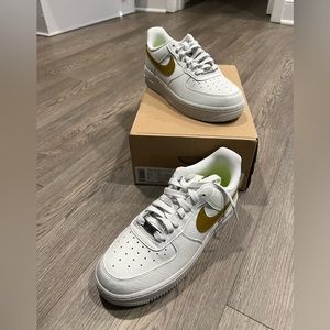 Nike W Air Force 1 '07 NN Nature White Bronzine Gold DV3808-101 Women's 7.5